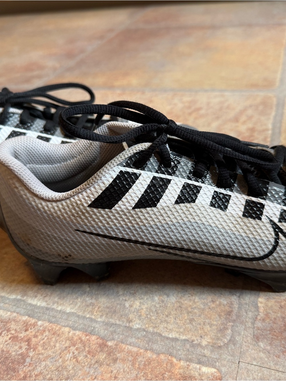 Nike White and Black Firm-Ground Soccer Cleats